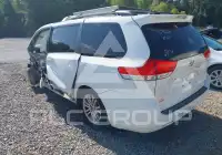 2014 Toyota SIENNA фото