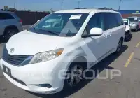 2014 Toyota SIENNA фото