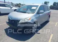 2014 Toyota SIENNA photo