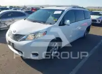 2014 Toyota SIENNA photo