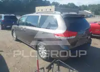 2014 Toyota SIENNA photo