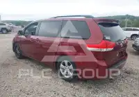 2014 Toyota SIENNA photo