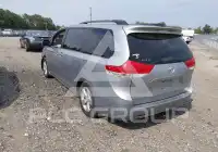 2014 Toyota SIENNA photo