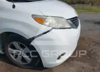 2014 Toyota SIENNA фото