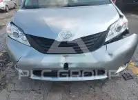 2014 Toyota SIENNA фото