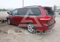 2014 Toyota SIENNA photo