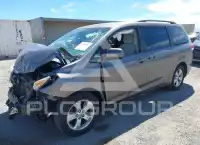 2014 Toyota SIENNA photo