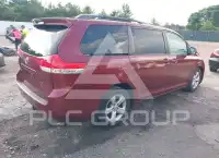 2014 Toyota SIENNA photo