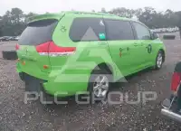 2014 Toyota SIENNA photo