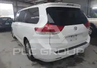 2014 Toyota SIENNA photo