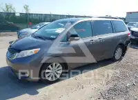 2014 Toyota SIENNA photo