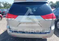 2014 Toyota SIENNA фото