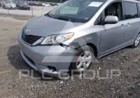 2014 Toyota SIENNA photo
