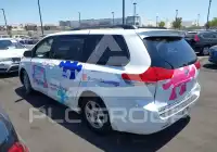 2014 Toyota SIENNA photo