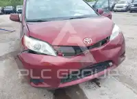2014 Toyota SIENNA photo