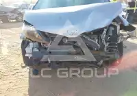 2014 Toyota SIENNA photo