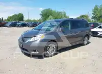2014 Toyota SIENNA photo