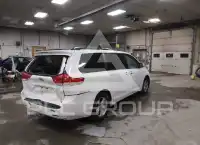 2014 Toyota SIENNA photo