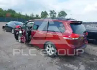 2014 Toyota SIENNA photo