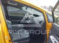 2014 Toyota PRIUS photo