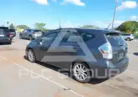 2014 Toyota PRIUS photo