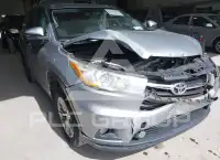 2014 Toyota Highlander photo