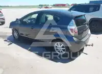 2014 Toyota PRIUS photo