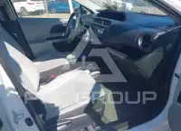 2014 Toyota PRIUS photo