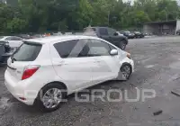 2014 Toyota YARIS фото