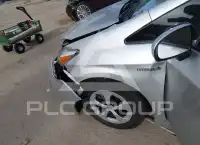 2014 Toyota PRIUS фото
