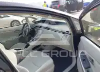 2014 Toyota PRIUS photo