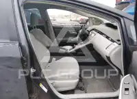 2014 Toyota PRIUS photo