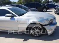 2014 Ford MUSTANG photo