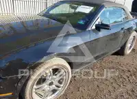 2014 Ford MUSTANG photo