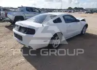 2014 Ford MUSTANG photo