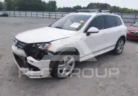 2014 Volkswagen Touareg photo