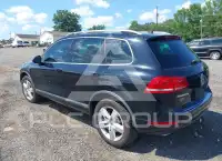 2014 Volkswagen Touareg photo
