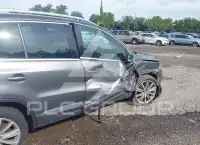 2014 Volkswagen Tiguan photo