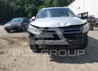 2014 Volkswagen Tiguan photo