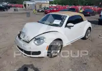 2014 Volkswagen BEETLE фото
