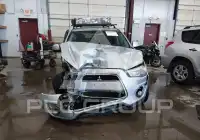 2015 Mitsubishi OUTLANDER фото