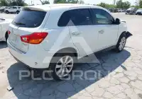 2015 Mitsubishi OUTLANDER фото