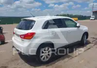 2015 Mitsubishi OUTLANDER фото