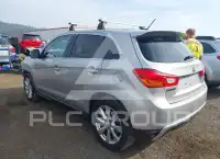 2015 Mitsubishi OUTLANDER фото