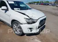 2015 Mitsubishi OUTLANDER фото