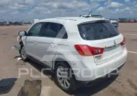 2015 Mitsubishi OUTLANDER фото