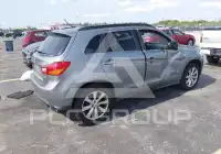 2015 Mitsubishi OUTLANDER фото