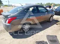 2015 Nissan VERSA фото