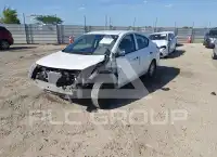 2015 Nissan VERSA фото