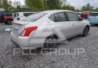 2015 Nissan VERSA photo